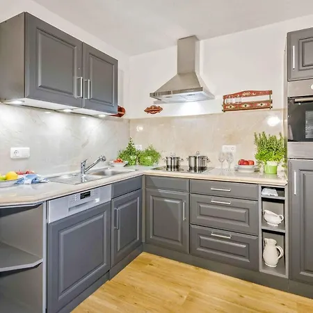 4**** Rosengarten - #95719 Obing